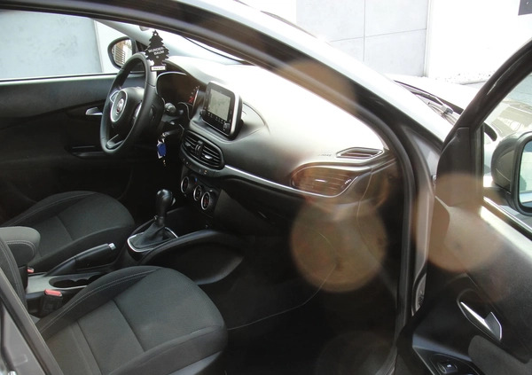 Fiat Tipo cena 51800 przebieg: 99000, rok produkcji 2020 z Kamieńsk małe 191